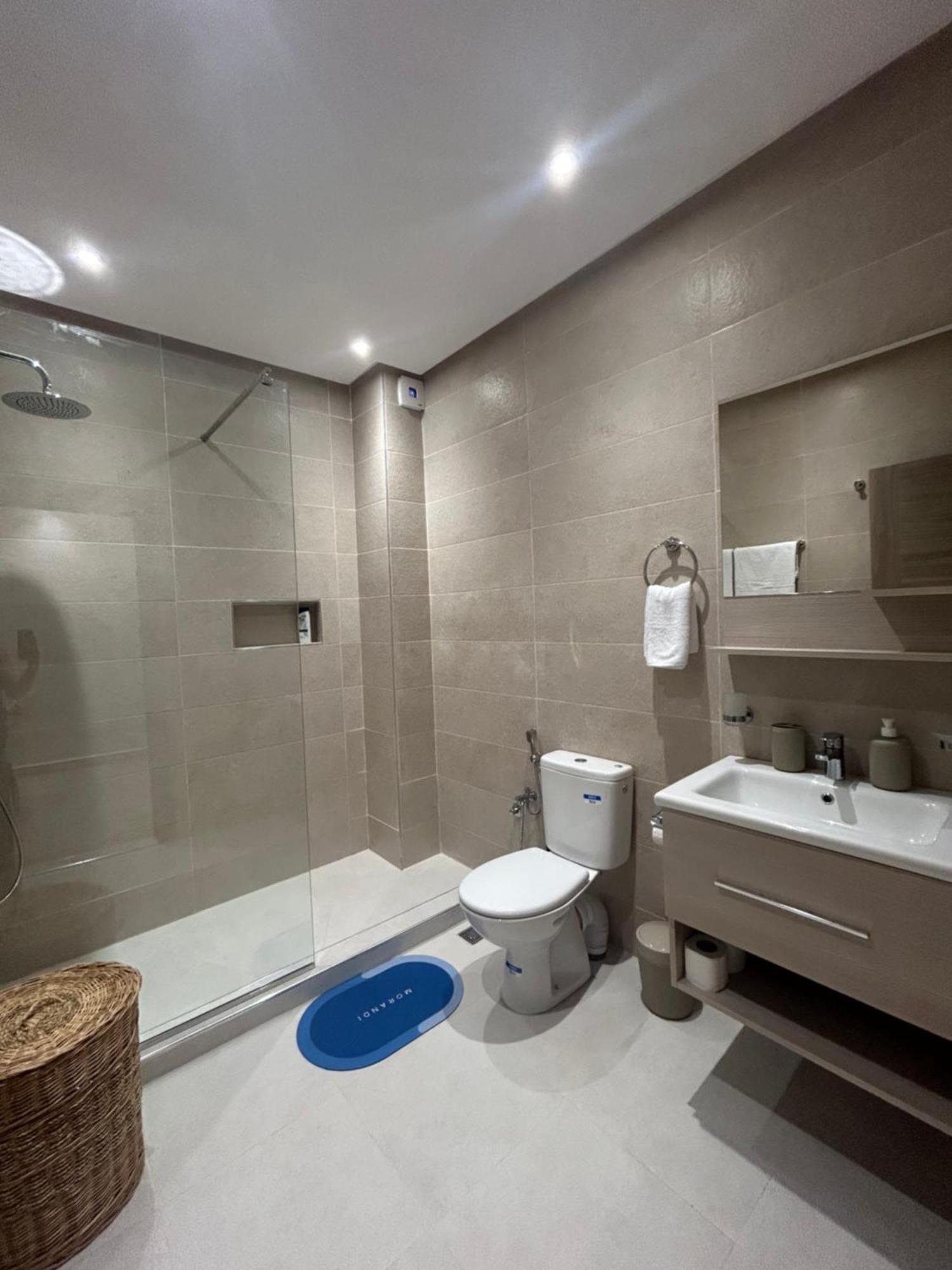 Standing En Face De La Splendide Marina Et A 200m Du Port De - Appt 6 Appartement
